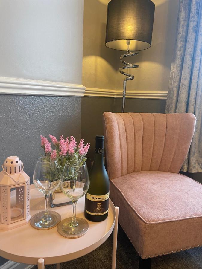 Courtyard Holiday Apartments Belper Exteriör bild