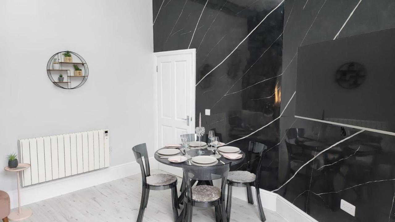 Courtyard Holiday Apartments Belper Exteriör bild