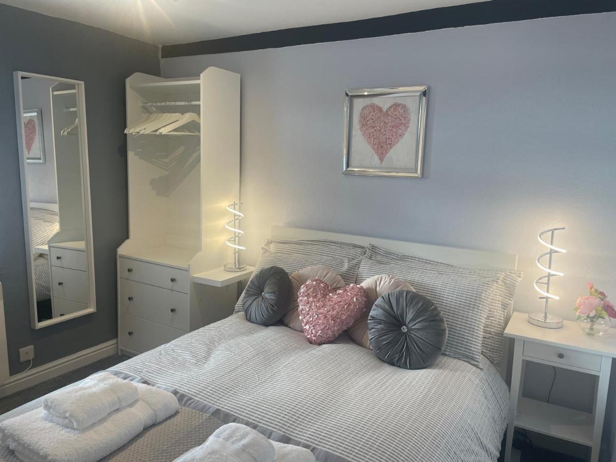Courtyard Holiday Apartments Belper Exteriör bild