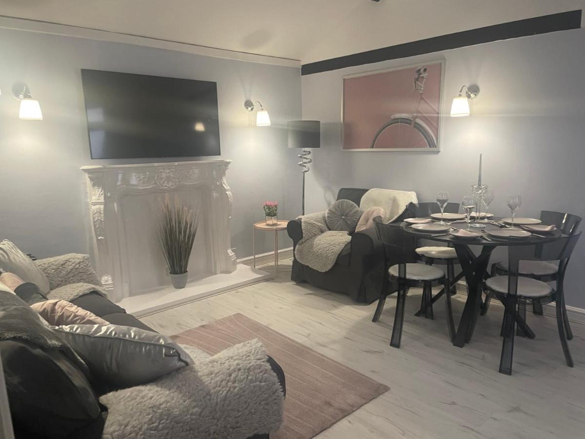 Courtyard Holiday Apartments Belper Exteriör bild