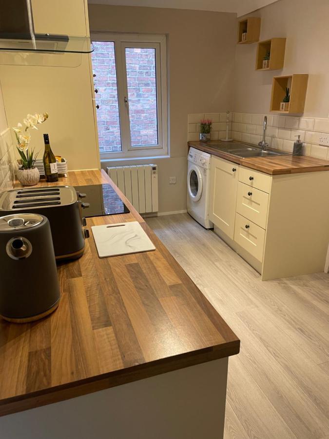 Courtyard Holiday Apartments Belper Exteriör bild