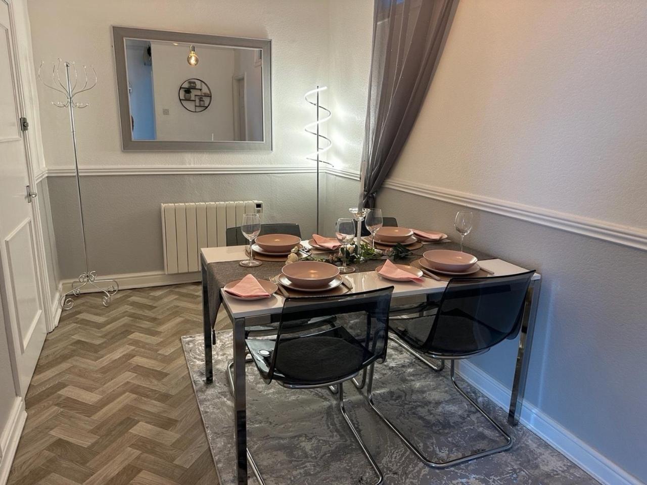 Courtyard Holiday Apartments Belper Exteriör bild